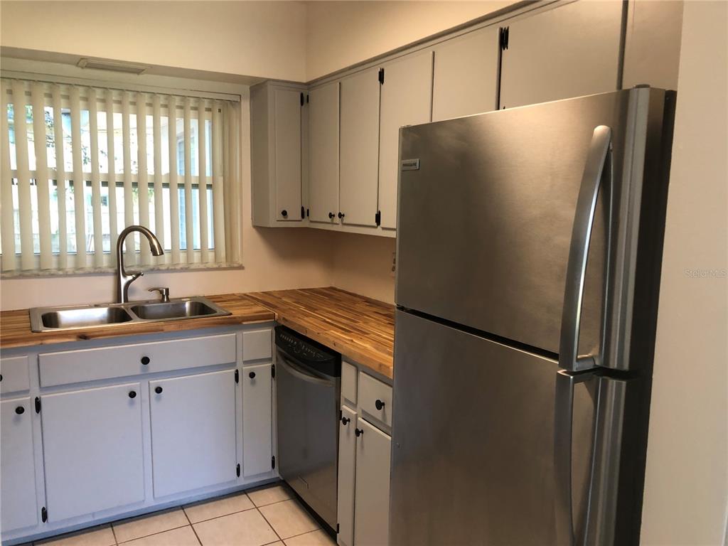 1528 GROVE STREET, CLEARWATER, FL — photo 3 of 13