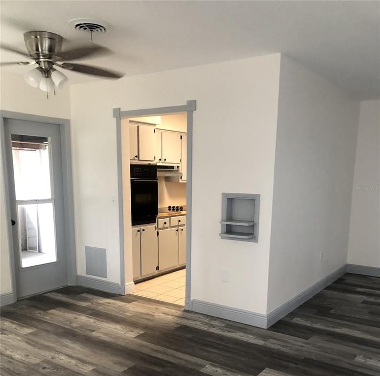 1528 GROVE STREET, CLEARWATER, FL — photo 4 of 13
