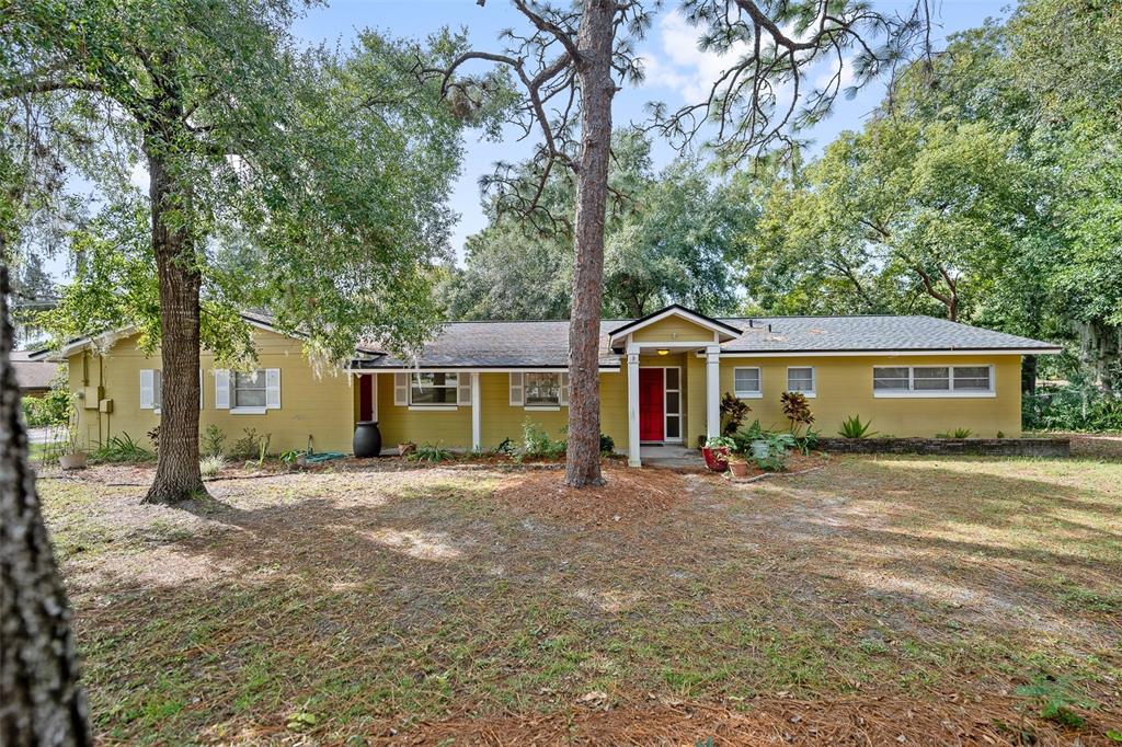 209 NE TRIPLET DRIVE