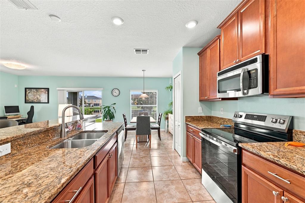 1917 HAWKS VIEW DRIVE, RUSKIN, FL — photo 4 of 30