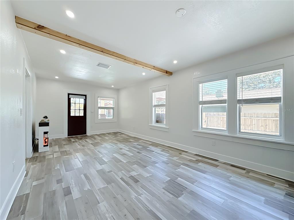 1435 PRESCOTT STREET S, ST PETERSBURG, FL — photo 4 of 35