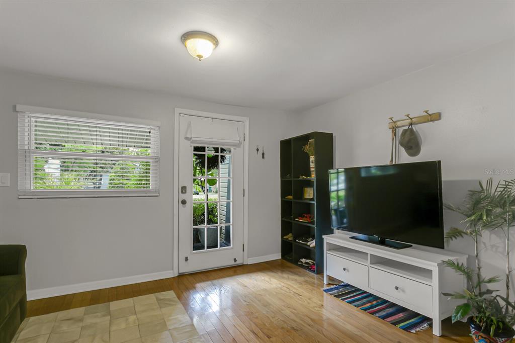 918 W BRADDOCK STREET, TAMPA, FL — photo 3 of 30