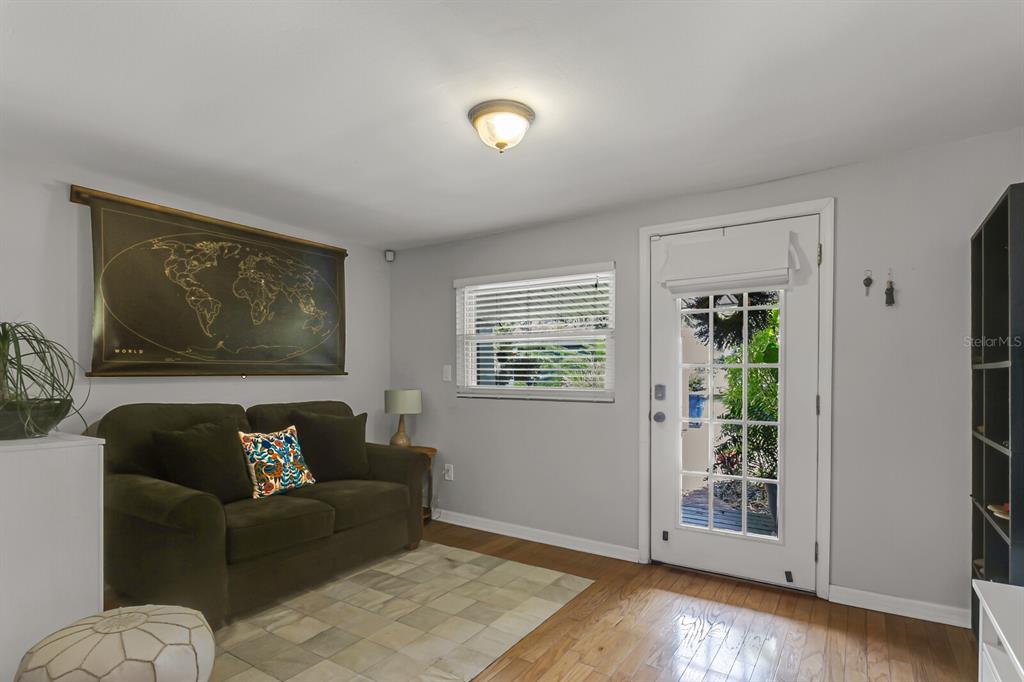 918 W BRADDOCK STREET, TAMPA, FL — photo 4 of 30