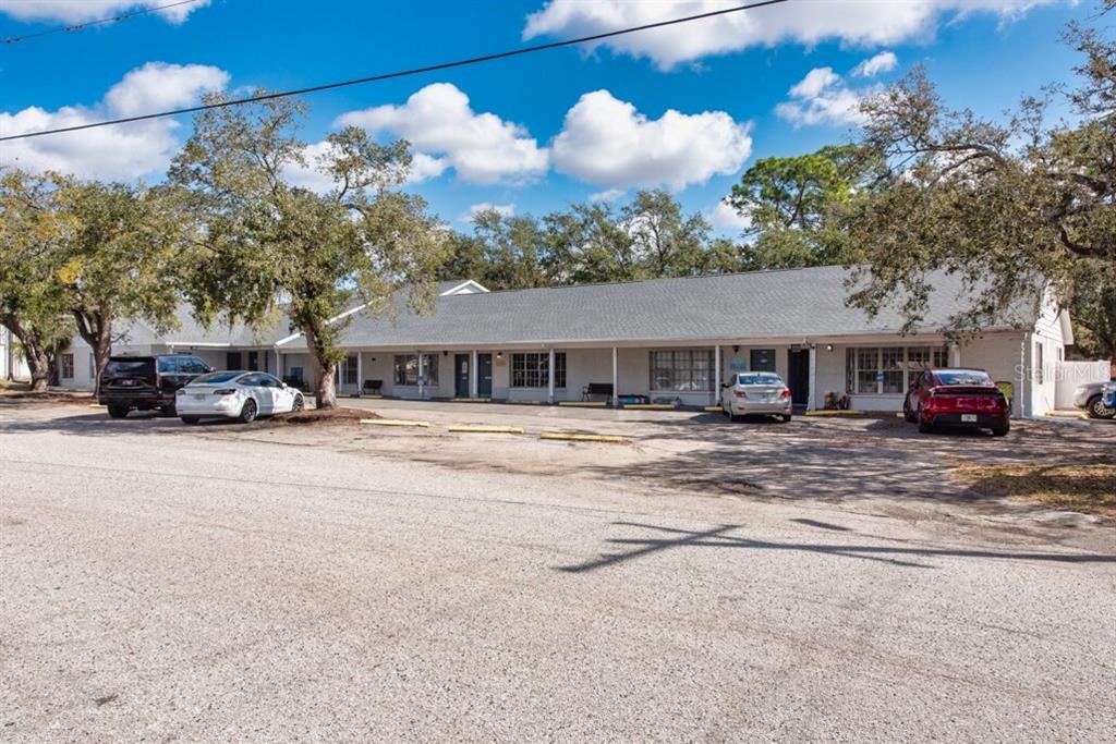 7408 COMMERCE STREET, RIVERVIEW, FL — photo 3 of 11