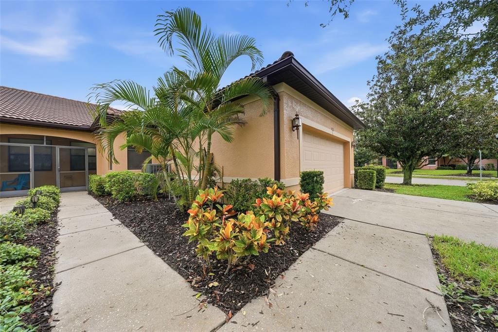 201 SHELL FALLS DRIVE, APOLLO BEACH, FL — photo 2 of 15