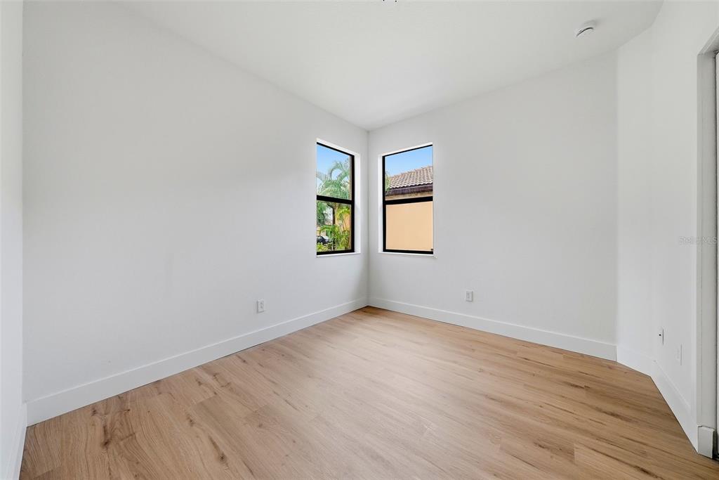 201 SHELL FALLS DRIVE, APOLLO BEACH, FL — photo 5 of 15