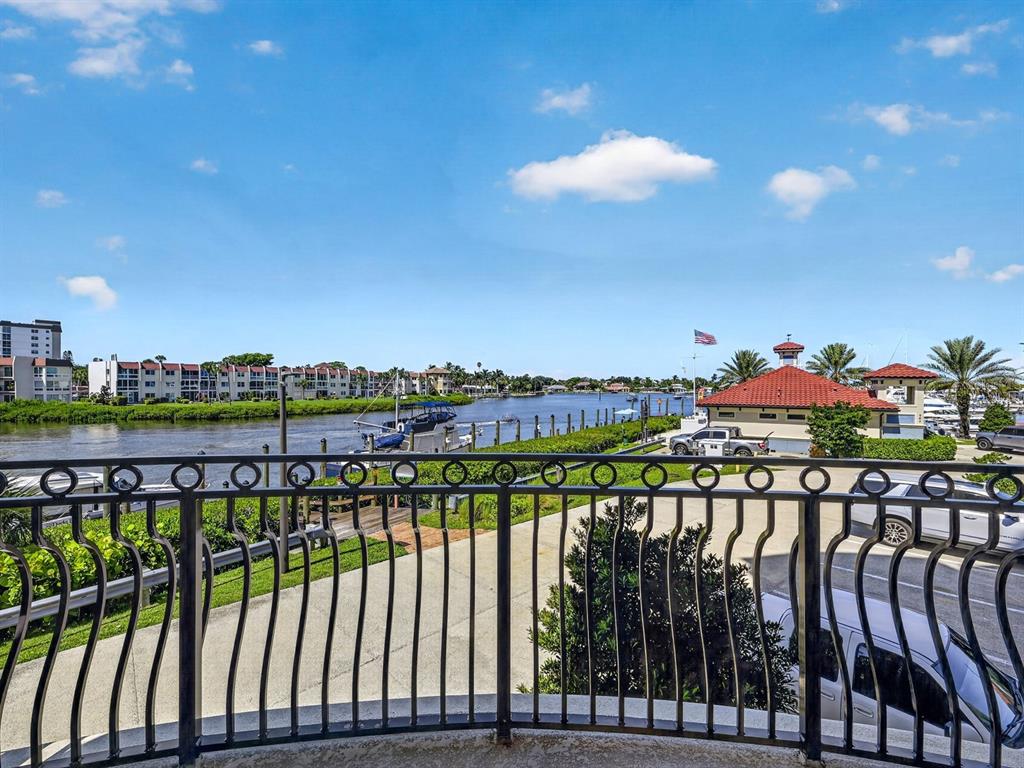 501 TAMIAMI TRAIL N UNIT 201, VENICE, FL — photo 4 of 30