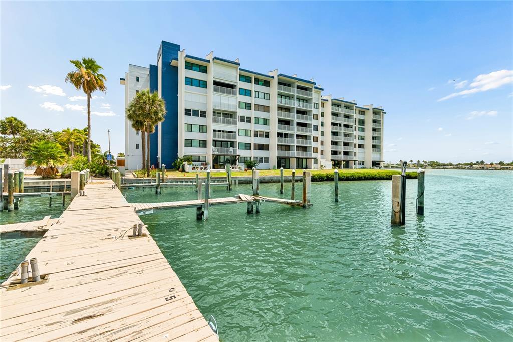 450 TREASURE ISLAND CAUSEWAY UNIT 106, TREASURE ISLAND, FL — photo 2 of 33