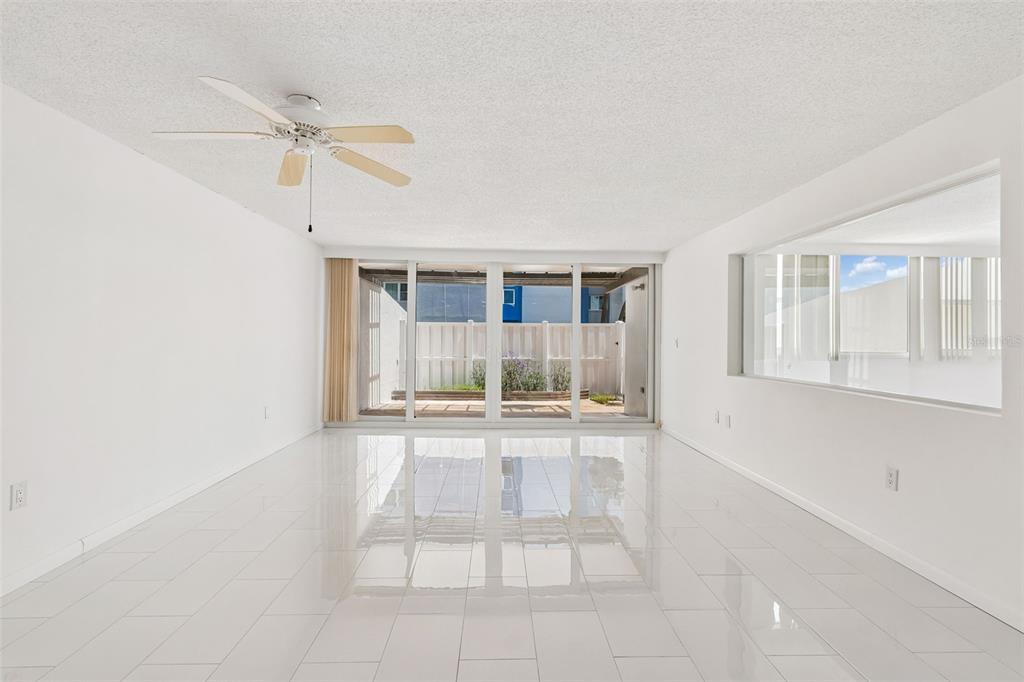 450 TREASURE ISLAND CAUSEWAY UNIT 106, TREASURE ISLAND, FL — photo 5 of 33