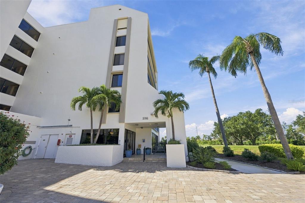 5700 ESCONDIDA BOULEVARD S UNIT 401, ST PETERSBURG, FL — photo 2 of 49