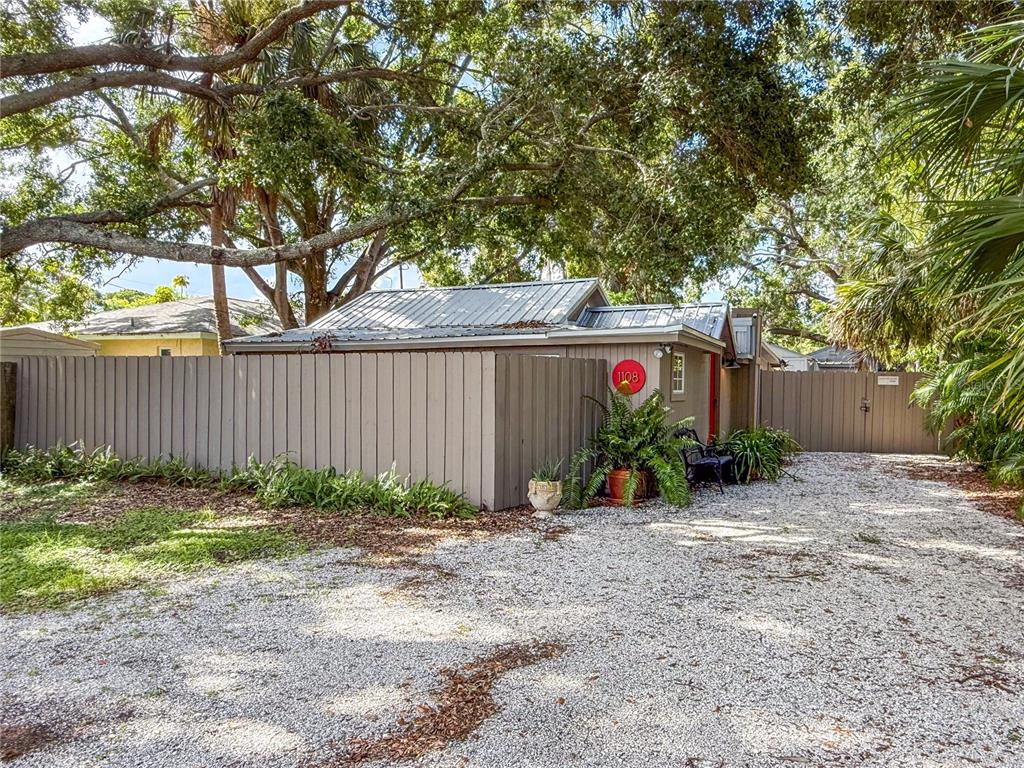 1108 COLLETON DRIVE