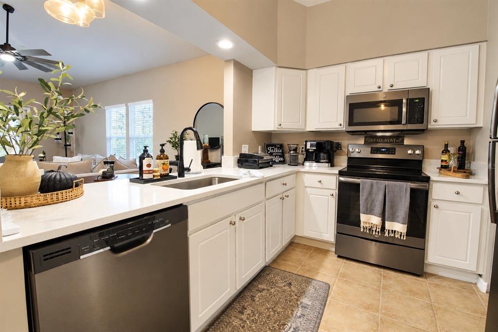 9124 SW 51 ROAD UNIT B 303, GAINESVILLE, FL — photo 2 of 29