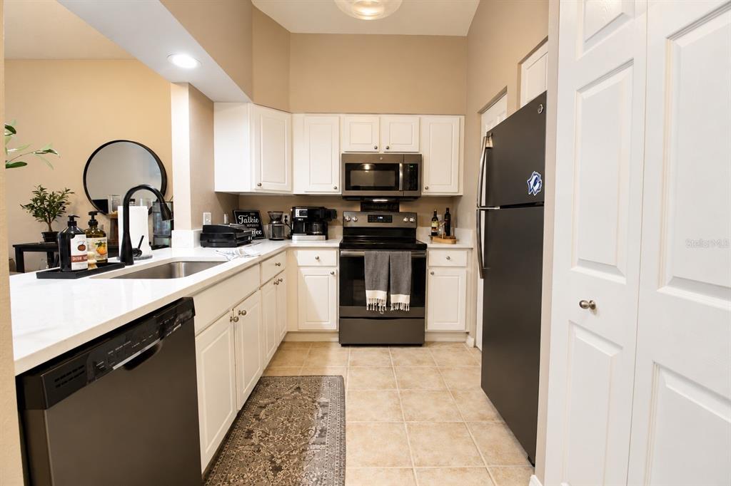 9124 SW 51 ROAD UNIT B 303, GAINESVILLE, FL — photo 3 of 29