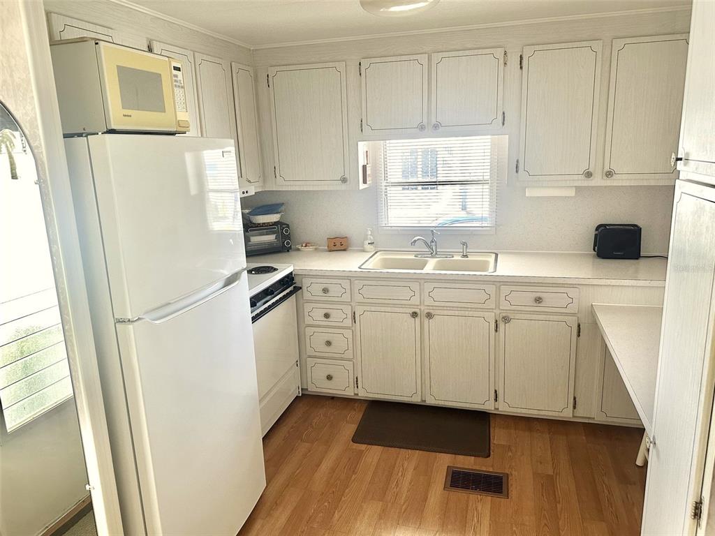 11114 101ST STREET UNIT 110, LARGO, FL — photo 3 of 14