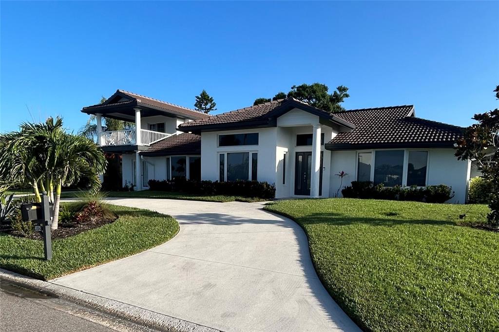 304 YACHT HARBOR DRIVE