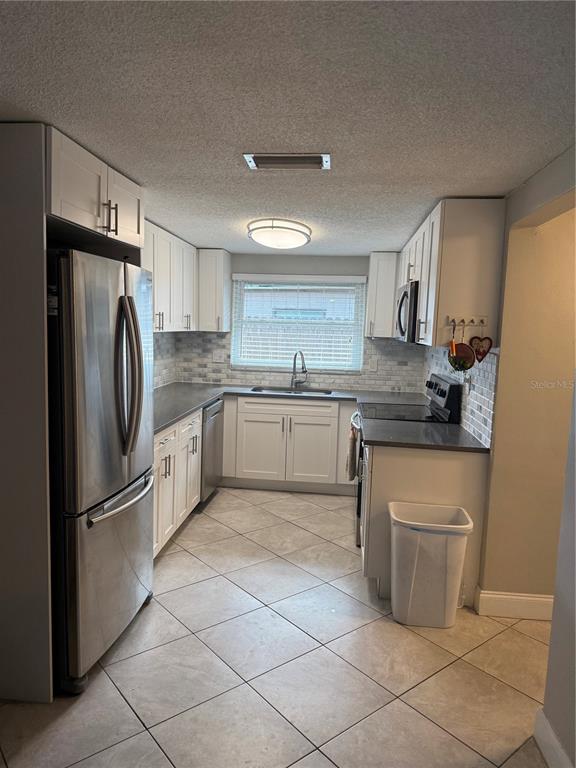 7405 OAKSHIRE DRIVE, PORT RICHEY, FL — photo 3 of 7