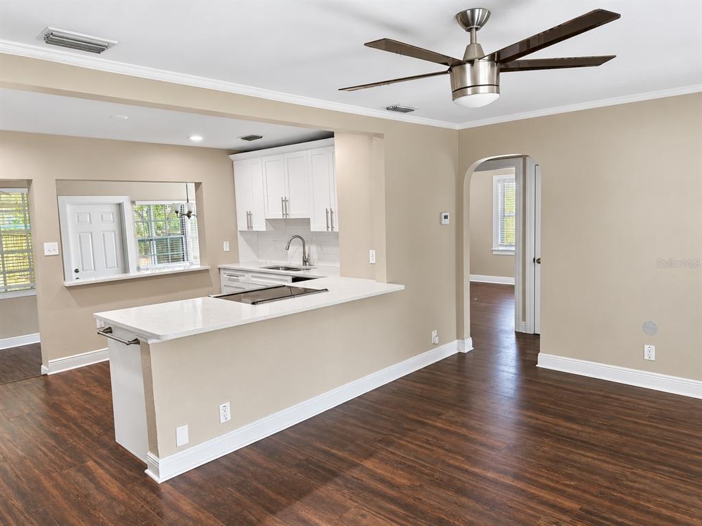 3184 11TH AVENUE N, ST PETERSBURG, FL — photo 3 of 20