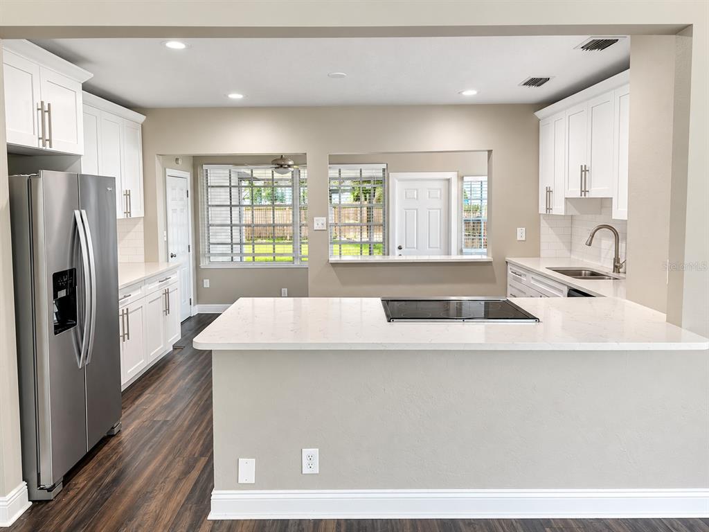 3184 11TH AVENUE N, ST PETERSBURG, FL — photo 4 of 20