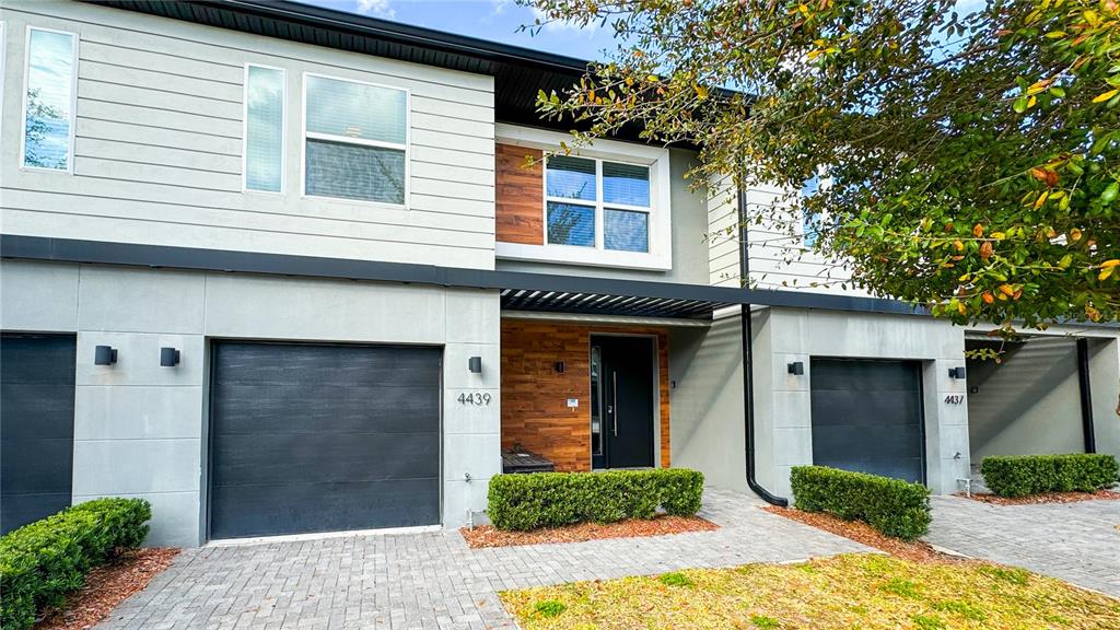 4439 LE REVE COURT