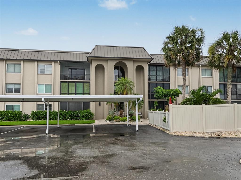 6470 HOLLYWOOD BOULEVARD UNIT 104