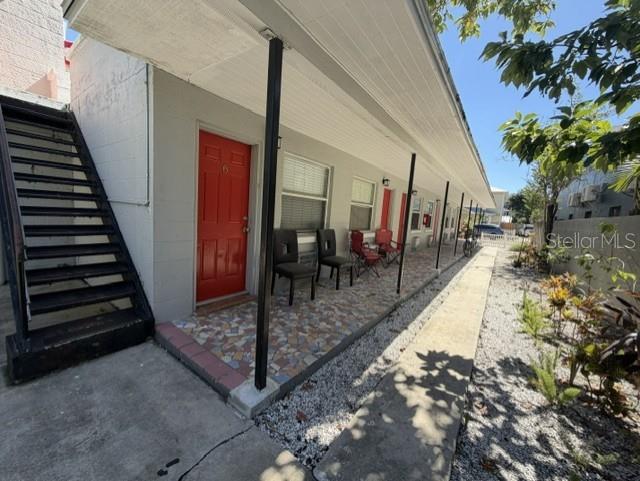 649 7TH AVENUE N, ST PETERSBURG, FL — photo 4 of 56