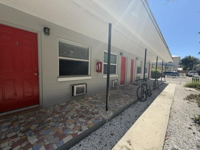 649 7TH AVENUE N, ST PETERSBURG, FL — photo 5 of 56