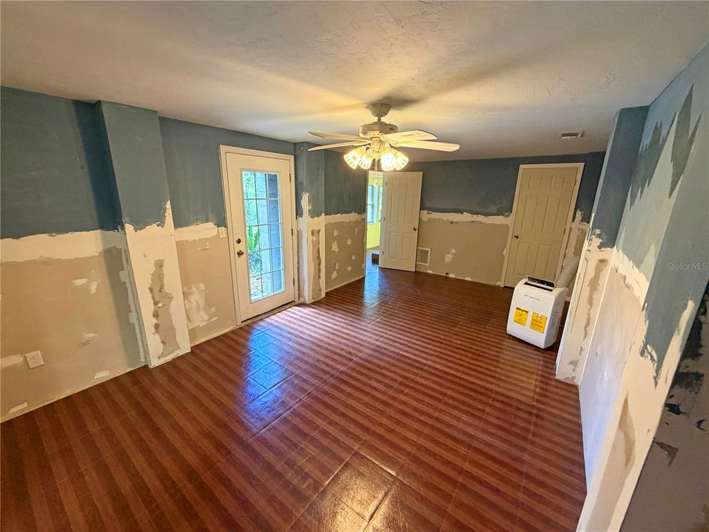 18152 SW 111TH STREET, BROOKER, FL — photo 4 of 30