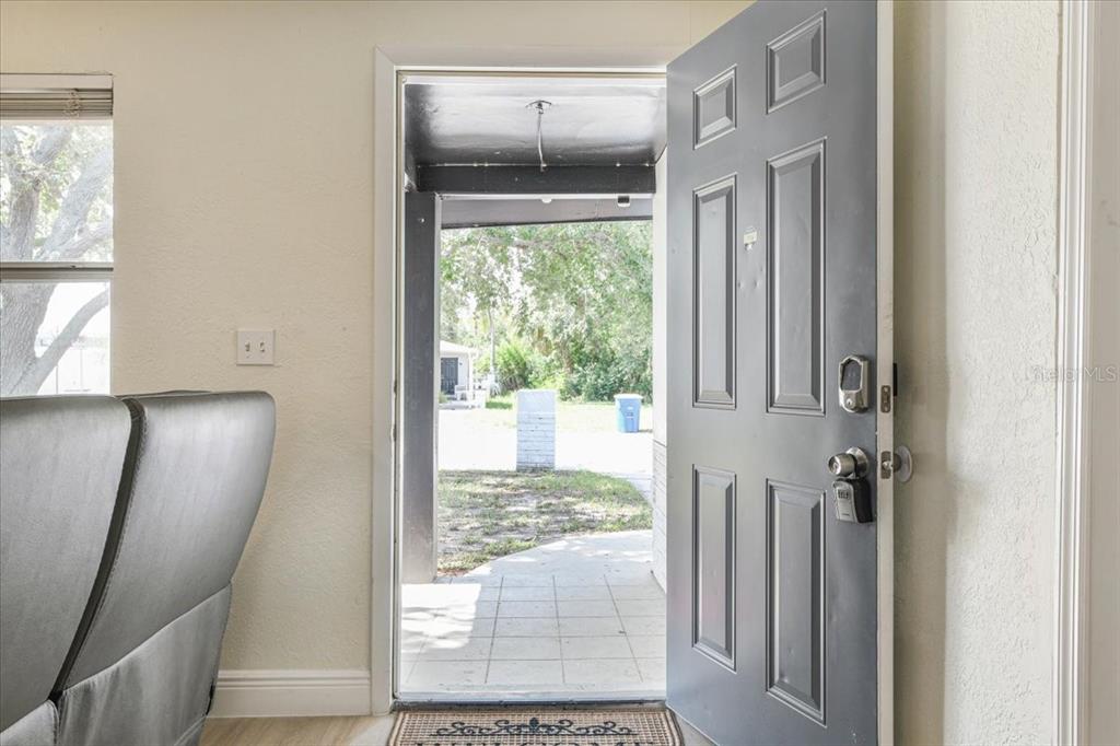 1114 LA SALLE STREET, CLEARWATER, FL — photo 4 of 30