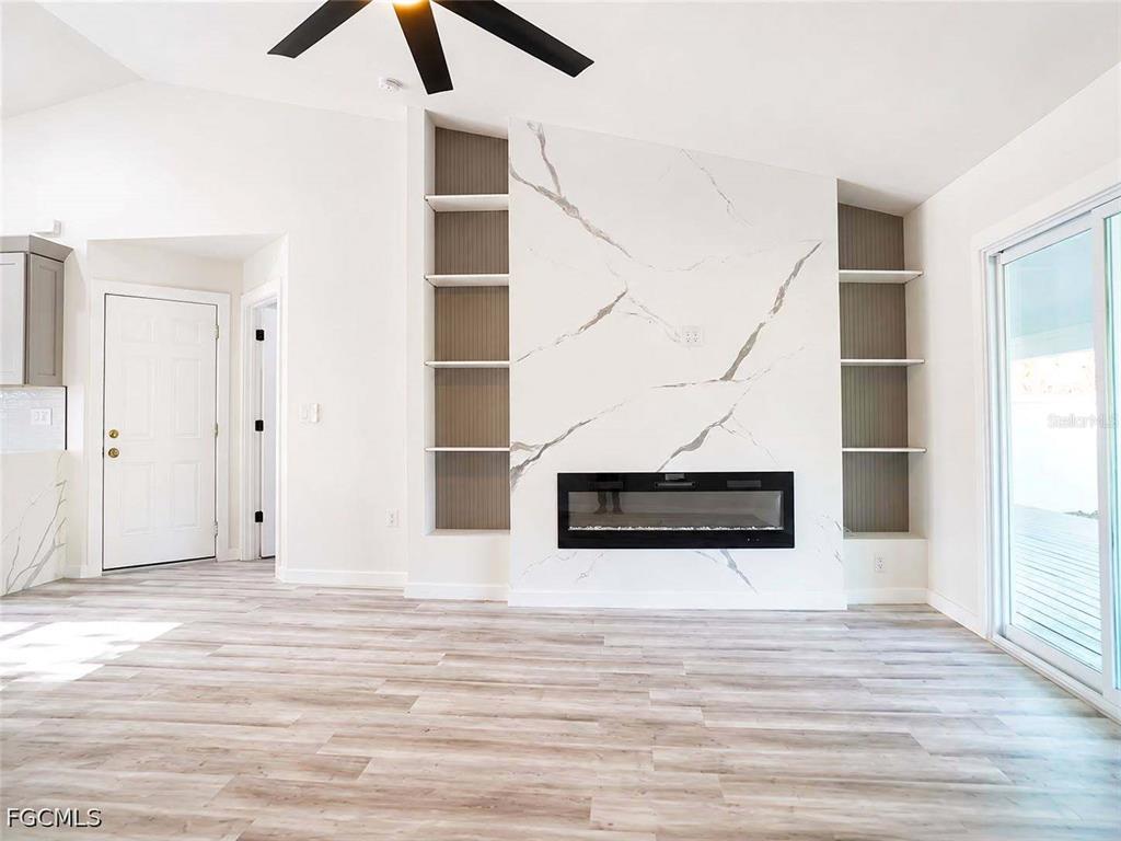 2801 FLORA AVENUE N, LEHIGH ACRES, FL — photo 4 of 30
