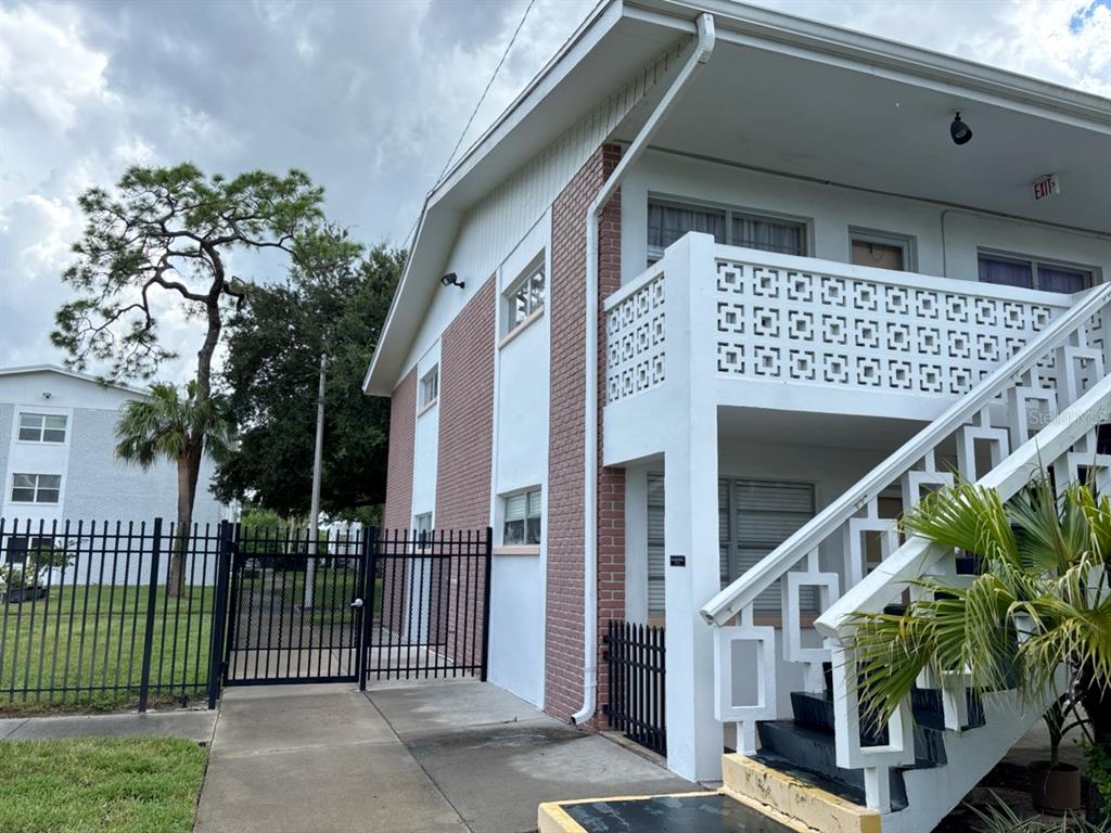 1000 79TH AVENUE N UNIT 102, ST PETERSBURG, FL — photo 3 of 15