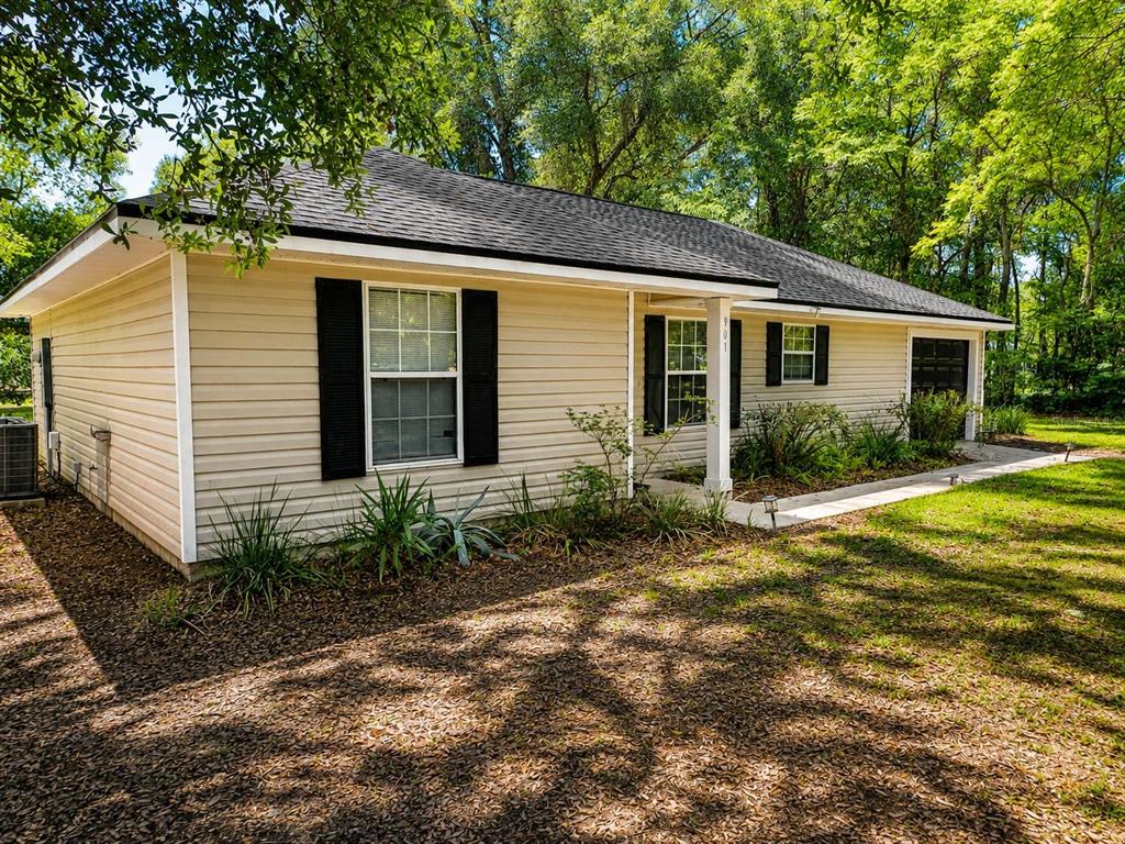 901 SW PECAN STREET