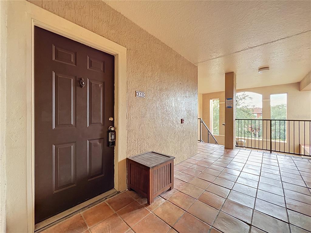 5578 METROWEST BOULEVARD UNIT 1-310, ORLANDO, FL — photo 4 of 59