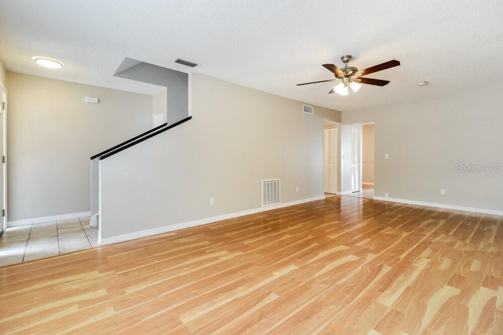 2825 CEDARIDGE DRIVE, TAMPA, FL — photo 4 of 17