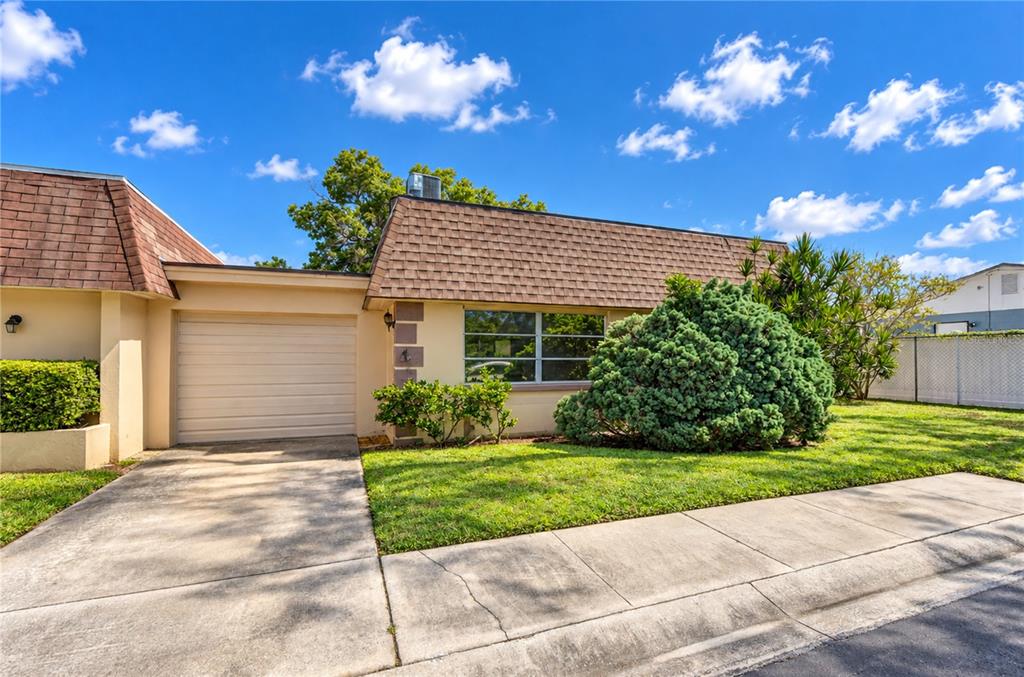 8445 CALAIS N, PINELLAS PARK, FL — photo 5 of 30