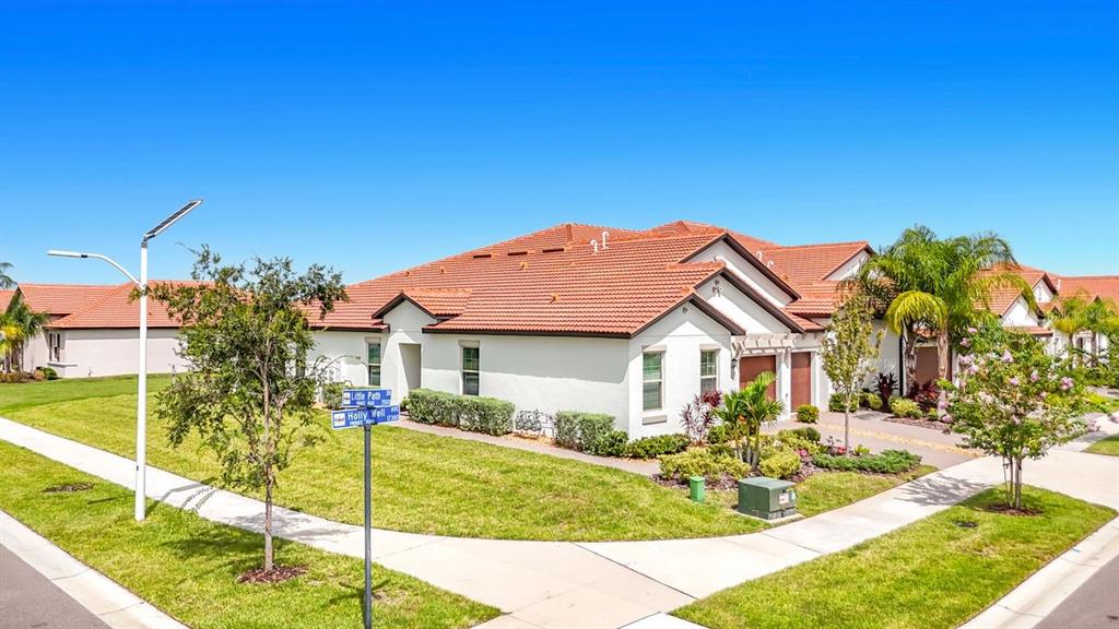 17255 HOLLY WELL AVENUE, WIMAUMA, FL — photo 3 of 30