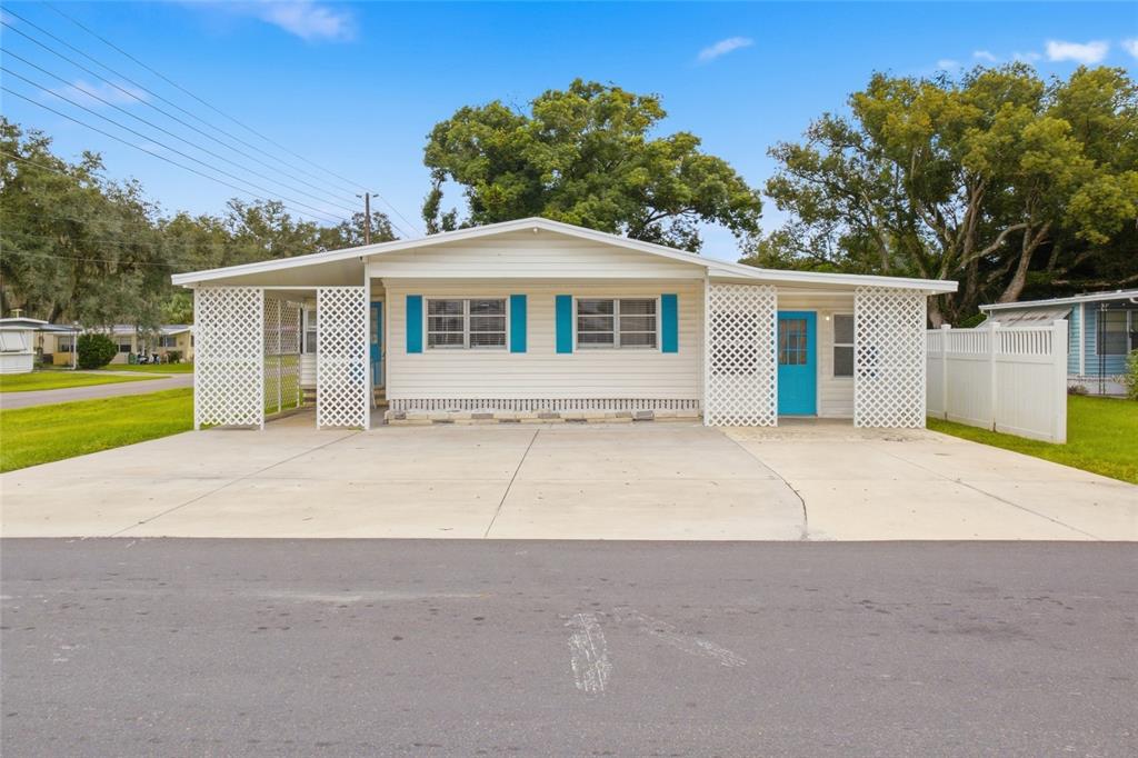 4722 AUTUMN PALM DRIVE