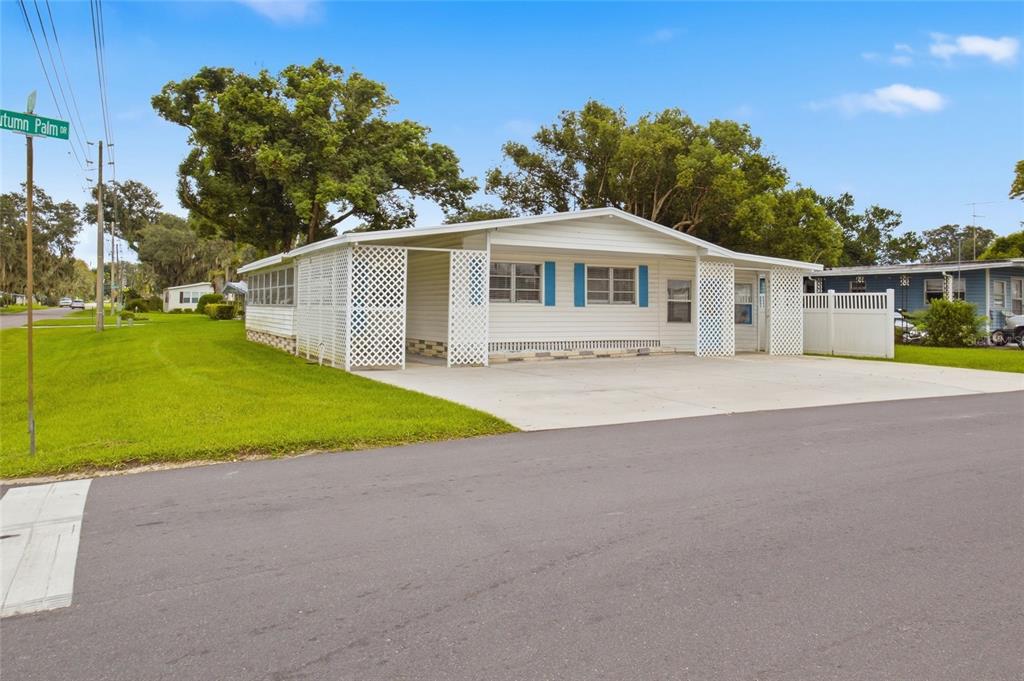 4722 AUTUMN PALM DRIVE, ZEPHYRHILLS, FL — photo 2 of 29
