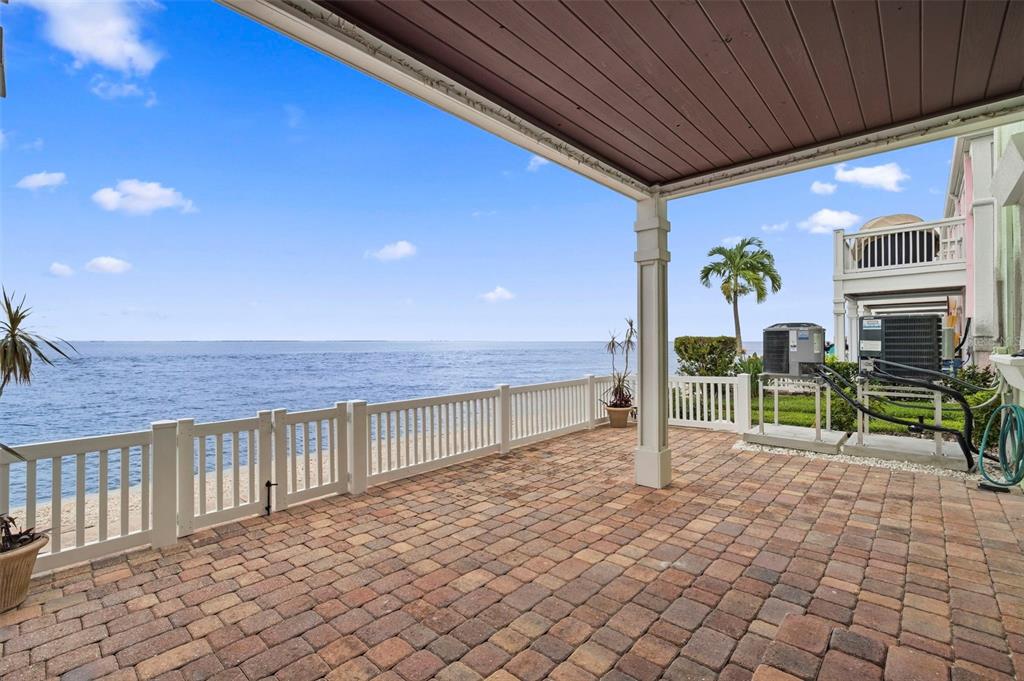5118 COQUINA KEY DRIVE SE UNIT B, ST PETERSBURG, FL — photo 2 of 31