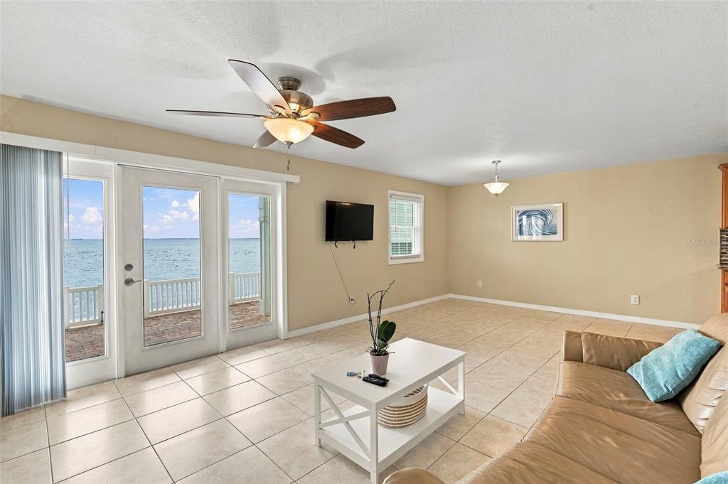 5118 COQUINA KEY DRIVE SE UNIT B, ST PETERSBURG, FL — photo 3 of 31