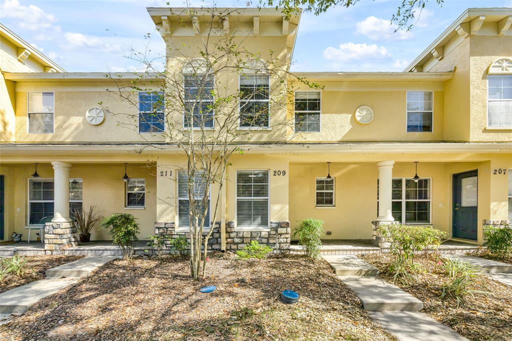 209 DRAW BRIDGE LN, VALRICO, FL — photo 3 of 17