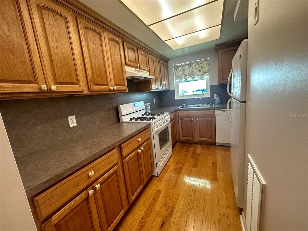 1819 SHORE DRIVE S UNIT 307, SOUTH PASADENA, FL — photo 3 of 19