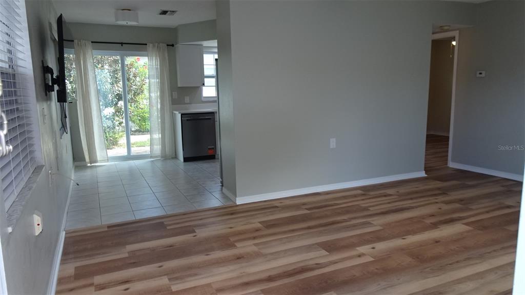 7809 38TH TERRACE N, ST PETERSBURG, FL — photo 3 of 28