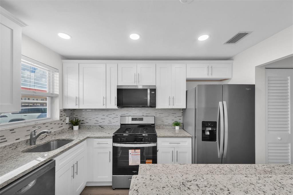3018 59TH STREET S UNIT 111, GULFPORT, FL — photo 3 of 34