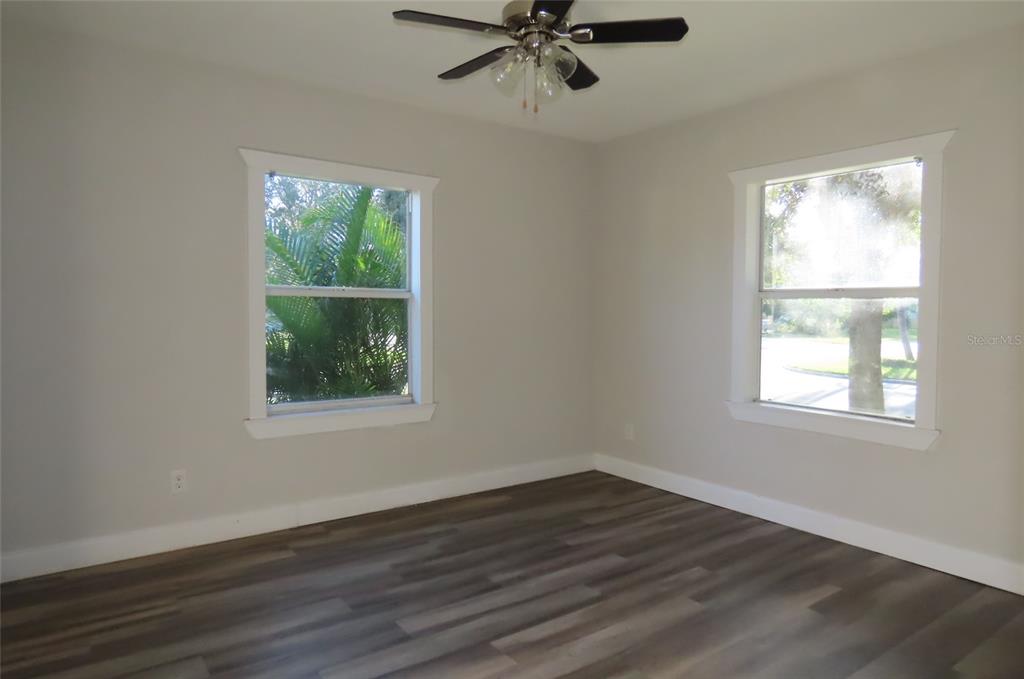 101 N GLENWOOD AVENUE, CLEARWATER, FL — photo 4 of 21