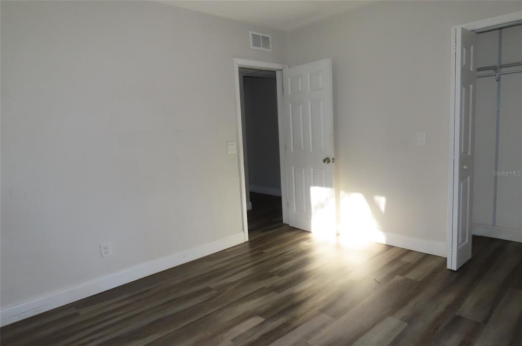 101 N GLENWOOD AVENUE, CLEARWATER, FL — photo 5 of 21