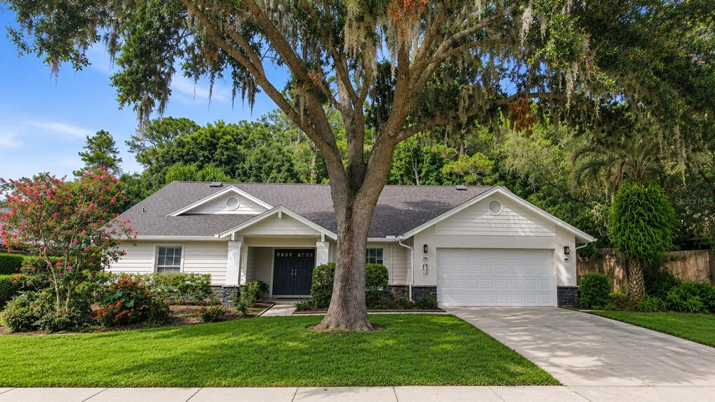 785 CENTERWOOD DRIVE
