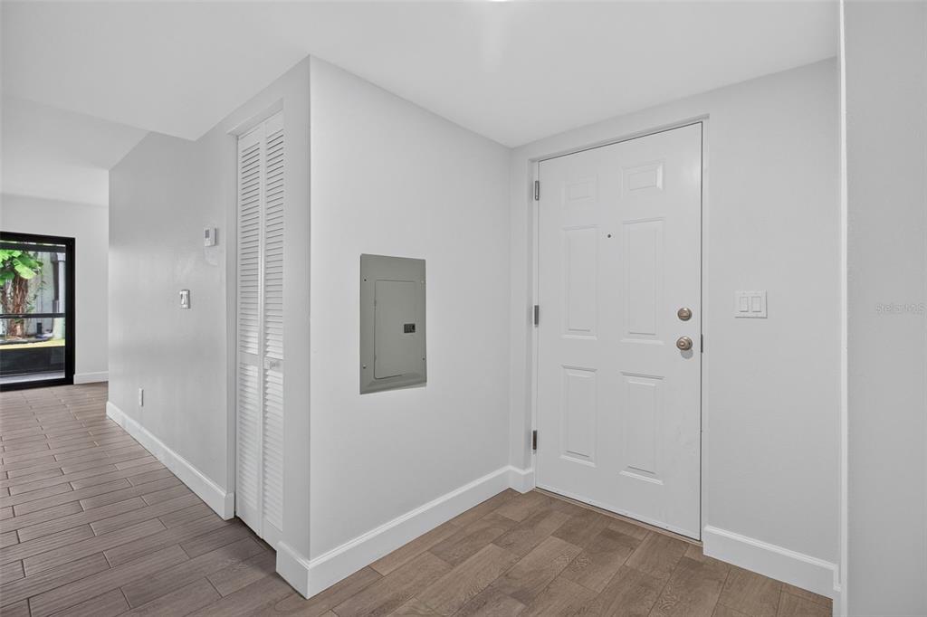 876 116TH AVENUE N UNIT 103, ST PETERSBURG, FL — photo 3 of 27