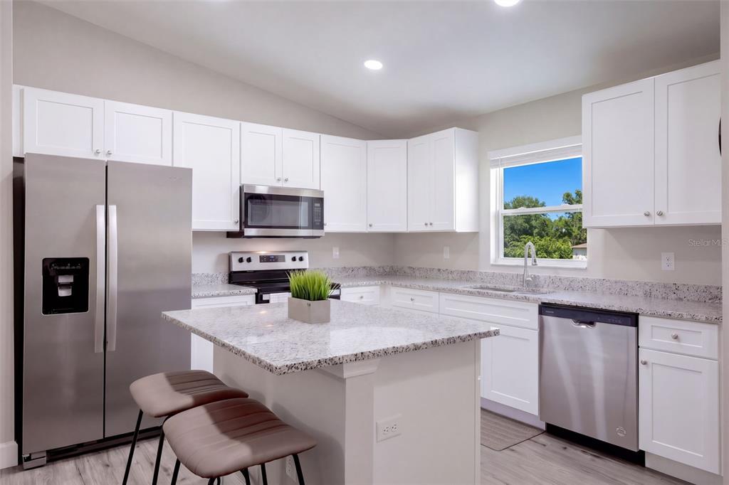 330 W ELM DRIVE, ORANGE CITY, FL — photo 2 of 25