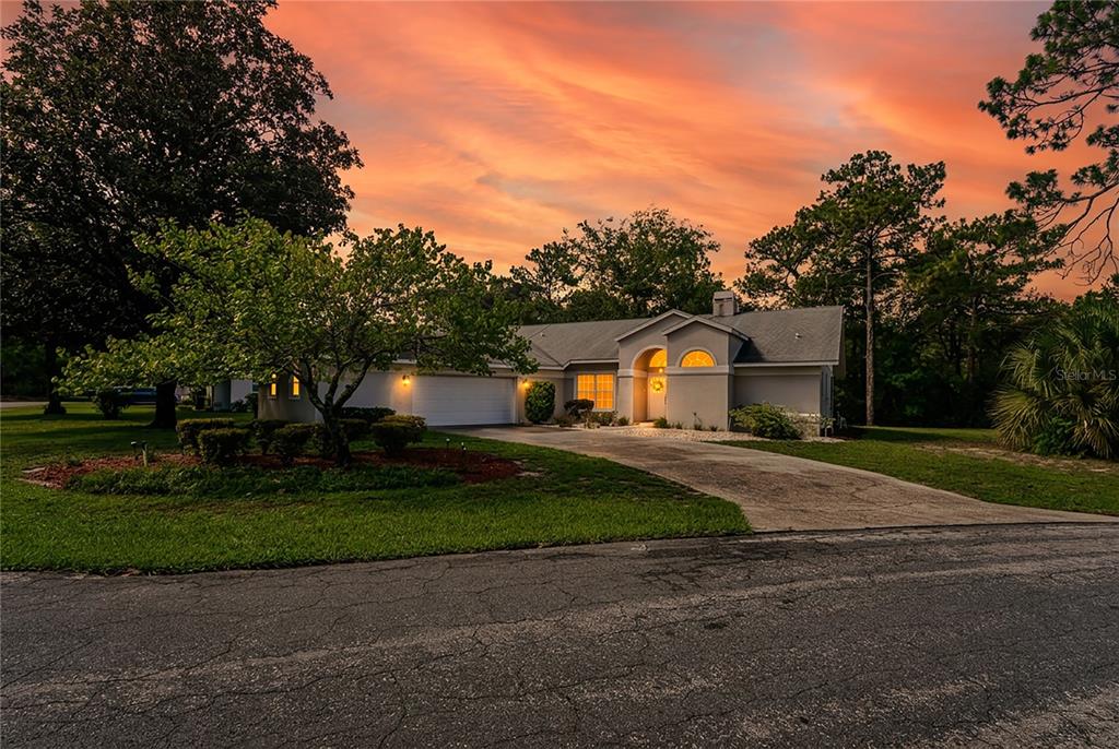 4 SPRUCE PINE COURT N