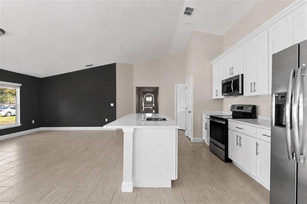 1907 LAREDO DRIVE, DELTONA, FL — photo 2 of 14